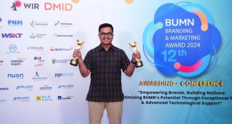 PT. Bukit Asam (PTBA) berhasil meraih tiga penghargaan dari ajang BUMN Branding and Marketing Awards ke 12 pada tahun 2024 yang diselenggarakan di Jakarta, hari Kamis, tanggal 14 November 2024. (foto : Humas PTBA)