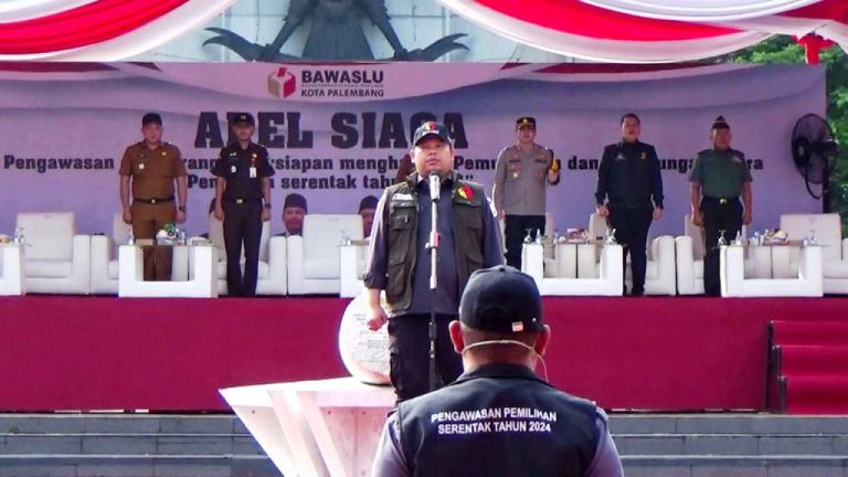 Badan Pengawas Pemilu (Bawaslu) Kota Palembang menggelar apel siaga yang diikuti sebanyak 2.272 Pengawas Tempat Pemungutan Suara (PTPS) di Monumen Perjuangan Rakyat (Monpera), pada hari Senin, tanggal 18 November 2024. (foto : palembang.bawaslu.go.id)