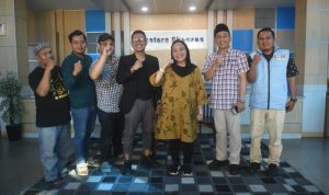 Hj. Lucianty, saat menghadiri Podcast Eksklusif yang digelar oleh Harian Sumatera Ekpress (Sumeks), pada hari Jumat siang, tanggal 8 November 2024, di Kantor Sumeks yang berada di Jalan Kolonel H. Berlian, Kota Palembang. (foto : wartanegeriku.id/tim komunikasi Hj. Lucianty)