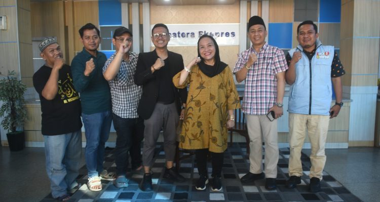 Hj. Lucianty, saat menghadiri Podcast Eksklusif yang digelar oleh Harian Sumatera Ekpress (Sumeks), pada hari Jumat siang, tanggal 8 November 2024, di Kantor Sumeks yang berada di Jalan Kolonel H. Berlian, Kota Palembang. (foto : wartanegeriku.id/tim komunikasi Hj. Lucianty)