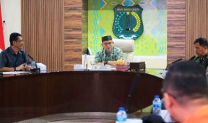 Asisten Bidang Pemerintah dan Kesejahteraan Rakyat Sekretariat Daerah Kabupaten Musi Banyuasin, Yudi Herzandi, memimpin pertemuan Desa Tangguh Bencana di Ruang Rapat Serasan Sekate, pada hari Jum'at, tanggal 29 November 2024. (foto : dinkominfo Muba)