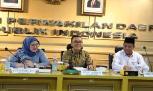 Badan Urusan Legislasi Daerah (BULD) Dewan Perwakilan Daerah (DPD) Republik Indonesia menggelar Rapat Dengar Pendapat Umum (RDPU) dengan Asosiasi Pemerintah Desa Seluruh Indonesia (APDESI) dan Komite Pemantauan Pelaksanaan Otonomi Daerah (KPPOD), pada hari Rabu, tanggal 20 November 2024, di Gedung DPD RI, Senayan, Jakarta Pusat. (foto : dpd)