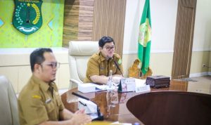 Plt. Staf Ahli Bupati Bidang Politik Hukum dan Pemerintahan, Dicky Meiriando, memimpin rapat persiapan peringatan Hari Pahlawan yang berlangsung di ruang rapat Serasan Sekate, pada hari Senin, tanggal 4 November 2024. (foto : dinkominfo muba)