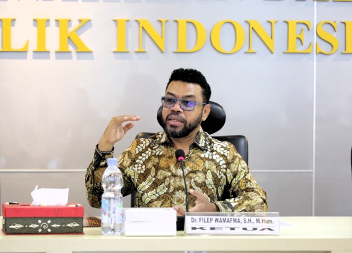 Ketua Komite III Dewan Perwakilan Daerah (DPD) Republik Indonesia, Dr. Filep Wamafma. (foto : dokumen pribadi Filep Wamafma)