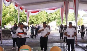 Rangkaian Hari Ulang Tahun (HUT) RSUD Sekayu ke-87 dan Hari Kesehatan Nasional (HKN) ke 60, digelar acara senam bersama, pada hari Jum'at, tanggal 22 November 2024, di Lapangan Eks Akper RSUD Sekayu. (foto : dinkominfo muba)