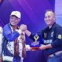 Sekretaris Daerah Kabupaten Musi Banyuasin, H. Apriyadi Mahmud, bersama Ketua Persatuan Wartawan Indonesia Provinsi Sumatera Selatan, Kurniadi, pada pembukaan Pekan Olahraga Wartawan Daerah di Stable Berkuda Sekayu, hari Selasa malam, tanggal 3 Desember 2024. (WartaNegeriku.id/Abdullah)
