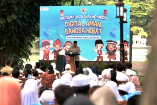 Presiden Republik Indonesia, Prabowo Subianto saat peresmian Peraturan Pemerintah tentang Tata Kelola Penyelenggaraan Sistem Elektronik dalam Perlindungan Anak, dengan tajuk Bersama Jaga Anak Indonesia, Digital Aman, Bangsa Hebat, di Istana Negara, pada hari Jum'at, tanggal 28 Maret 2025. (WartaNegeriku.id/PresidenRI.go.id)