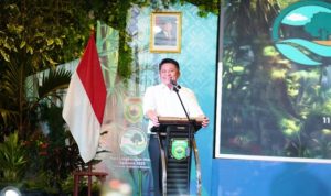 Gubernur Sumatera Selatan (Sumsel), Herman Deru, bersama Wakil Gubernur, Cik Ujang, menghadiri peringatan Hari Lingkungan Hidup Sedunia tahun 2025 tingkat Provinsi Sumsel, yang digelar di Kebon Gede. (foto : sumselprov.go.id)
