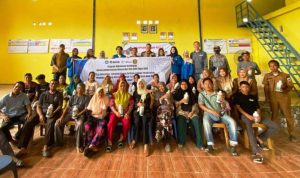 Mahasiswa Peserta Program PEM-BEM Mahasiswa Berdampak Tahun 2025 dari STISIPOL Candradimuka saat melakukan program pengabdian masyarakat di Desa Banu Ayu, Kabupaten Lahat. (foto : dokumentasi Tim STISIPOL CANDRADIMUKA PALEMBANG)