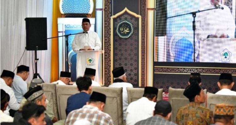 Sekretaris DPD Partai Golkar Sumsel, Andie Dinialdie, menghadiri doa bersama pada hari Jum'at malam, tanggal 5 Desember 2025, di Kantor DPD Partai Golkar Sumsel. (WARTANEGERIKU.ID/HAIRUDIN)