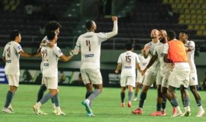 Pemain PSM Makassar melakukan selebrasi setelah berhasil menciptakan gol pada sebuah pertandingan di BRI Super League Musim 2025/2026. (foto : ileague.id)