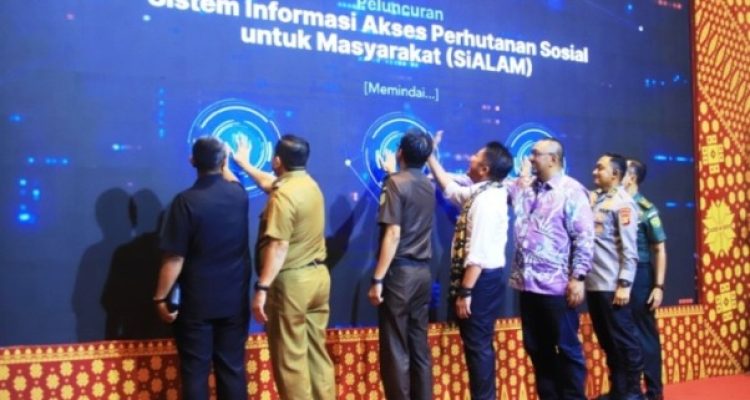Gubernur Provinsi Sumatera Selatan (Sumsel), Herman Deru, resmi melaunching Sistem Informasi Lahan untuk Masyarakat (SI-ALAM) i Grand Atyasa Palembang, hari Selasa, tanggal 9 Desember 2025. (foto : sumselprov.go.id)