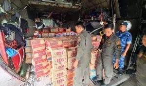 Bantuan dari masyarakat Sumatera Selatan yang akan diberikan kepada masyarakat di Aceh, Sumatera Utara, dan Sumatera Barat. (BEKISARMEDIA.ID/SIKUMBANG) Bantuan dari masyarakat Sumatera Selatan yang akan diberikan kepada masyarakat di Aceh, Sumatera Utara, dan Sumatera Barat. (BEKISARMEDIA.ID/SIKUMBANG)