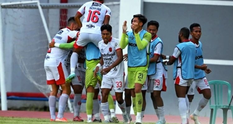 Pemain Bali United FC merayakan keberhasilan menciptakan gol di BRI Super League Musim 2025/2026. (foto : ileague.id)