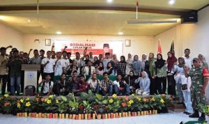 Nono Sampono dalam kegiatan Sosialisasi Empat Pilar MPR RI bersama Pemuda Muhammadiyah Provinsi Maluku, di Aula SMK Muhammadiyah Ambon, Batu Merah, Sirimau, Kamis siang, tanggal 11 Desember 2025. (foto : Tim Media Nono Sampono)