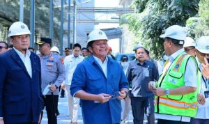 Gubernur Sumsel, Herman Deru, bersama Ketua DPRD Sumsel, Andie Dinialdie, saat melakukan Kunjungan Kerja ke PT Semen Baturaja. (WARTANEGERIKU.ID/HAIRUDIN)
