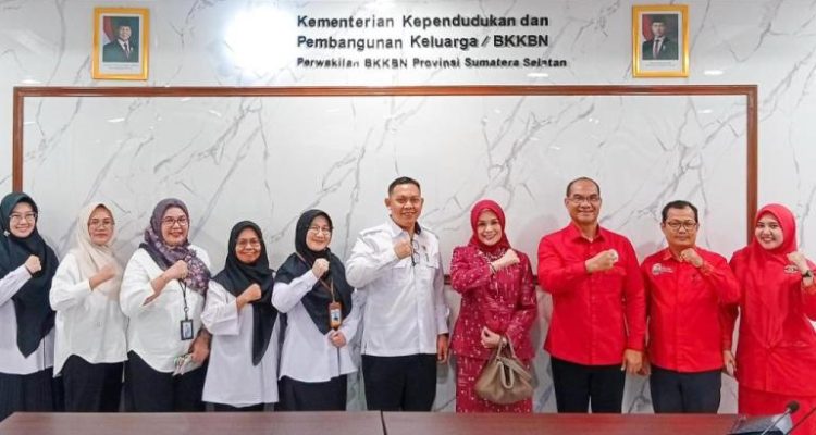 Rektor UKB, Dr. dr. Fika Minata Wathan, M.Kes., saat menghadiri acara laturahmi dan audiensi yang berlangsung di Kantor BKKBN Sumsel, pada hari Selasa, tanggal 24 Februari 2026. (wartanegeriku.id/hasan)