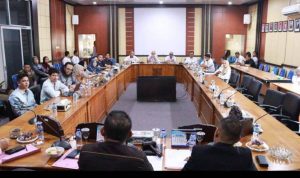 DPRD Muba menggelar Rapat Dengar Pendapat Umum (RDPU) bersama Pemerintah Kabupaten (Pemkab) Muba dan PT Pertamina Patra Niaga, hari Rabu, tanggal 18 Februari 2026, di Ruang Rapat Badan Musyawarah DPRD Kabupaten Muba. (WARTANEGERIKU.ID/HAIRUDIN)