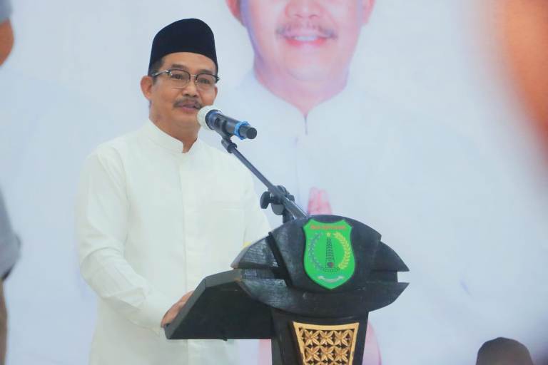 Wabup Muba, Abdur Rohman Husen, memimpin kegiatan Safari Ramadan 1447 Hijriah/2026 M Pemerintah Kabupaten (Pemkab) Muba di Masjid Al-Muttaqien, Desa Mekar Jadi, Kecamatan Sungai Lilin, Kamis, 26 Februari 2026. (WARTANEGERIKU.ID/ARGIMAN)