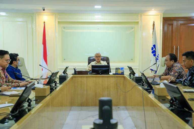 Sekretaris Jenderal Kemnaker, Cris Kuntadi, menerima audiensi jajaran Pertamina Corporate University. (WARTANEGERIKU.ID/HAIRUDIN)