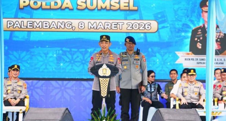 Kepala Kepolisian Negara Republik Indonesia (Kapolri), Jenderal Polisi Drs. Listyo Sigit Prabowo, M.Si., memimpin Apel Ojek Online (Ojol) dan Buruh Kamtibmas, di Stadion Bumi Sriwijaya, Palembang, hari Minggu, tanggal 8 Maret 2026. (WARTANEGERIKU.ID/TRI)