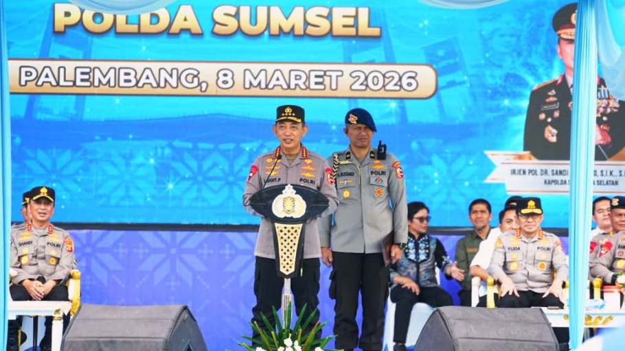Kepala Kepolisian Negara Republik Indonesia (Kapolri), Jenderal Polisi Drs. Listyo Sigit Prabowo, M.Si., memimpin Apel Ojek Online (Ojol) dan Buruh Kamtibmas, di Stadion Bumi Sriwijaya, Palembang, hari Minggu, tanggal 8 Maret 2026. (WARTANEGERIKU.ID/TRI)