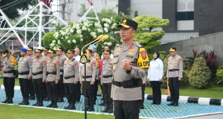 Kapolda Sumsel, Irjen. Pol. Shandi Nugroho, memimpin apel pagi di halaman Mapolda Sumsel, hari Rabu, tanggal 25 Maret 2026. (WARTANEGERIKU.ID/HAIRUDIN)