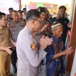 Polda Sumatra Selatan (Sumsel) kembali menyalurkan bantuan sosial, dengan membangun rumah layak huni bagi warga kurang mampu