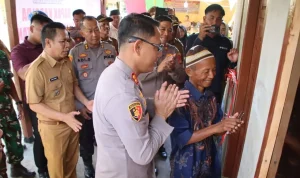 Polda Sumatra Selatan (Sumsel) kembali menyalurkan bantuan sosial, dengan membangun rumah layak huni bagi warga kurang mampu