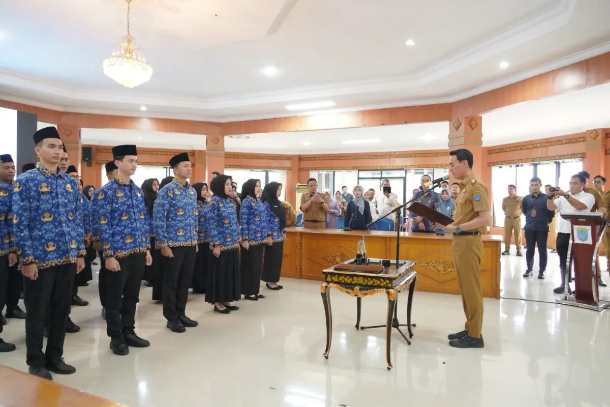 ebanyak 30 aparatur sipil negara (ASN) baru resmi dilantik di lingkungan Pemerintah Kabupaten (Pemkab) Ogan Komering Ilir, pada hari Senin, tanggal 30 Maret 2026. (WARTANEGERIKU.ID/DINKOMINFO OKI)