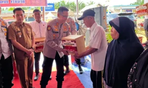 Polres Banyuasin sambang kamtibmas dan salurkan bantuan sosial di Air Kumbang