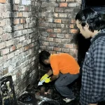 Petugas Satreskrim Polres Prabumulih yang datang ke lokasi, langsung melakukan olah tempat kejadian perkara. (foto : Humas Polda Sumsel)