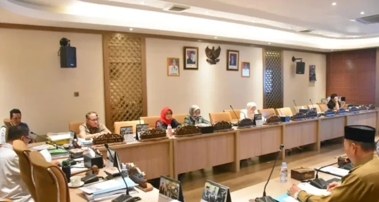 rapat kerja DPRD Sumsel bersama Biro Kesejahteraan Rakyat (Kesra) Sumsel dalam rangka membahas Laporan Keterangan Pertanggungjawaban (LKPJ) Gubernur Tahun Anggaran 2025.