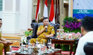Bupati Kabupaten Muba, Toha Tohet, dengan jajaran Satuan Kerja Pelaksanaan Jalan Nasional Wilayah I Sumsel, membahas penggantian Jembatan Air Baruga. (WARTANEGERIKU.ID/FRAN)