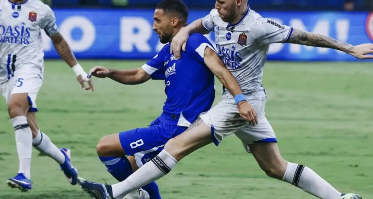 Persib Bandung akhirnya resmi mengunci gelar juara dan berhak mengangkat trofi kompetisi kasta tertinggi sepak bola tanah air, BRI Super League musim 2025/2026. (WARTANEGERIKU.ID/AIRU)