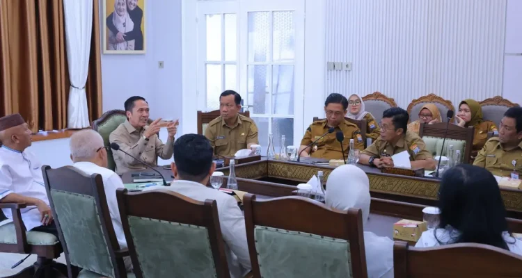 Wali Kota Palembang, Ratu Dewa, menerima audiensi LKPSS di Rumah Dinas Wali Kota Palembang, Selasa, 5 Mei 2026. (WARTANEGERIKU.ID/AIRU)