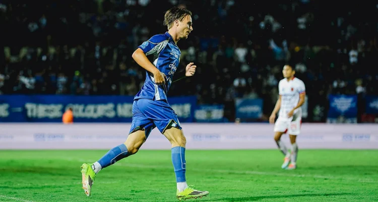 Gelandang asing asal Belanda, Donny Warmerdam, resmi berpisah dengan PSIM Yogyakarta, setelah menyelesaikan kompetisi BRI Super League 2025/2026. (foto : ileague.id)