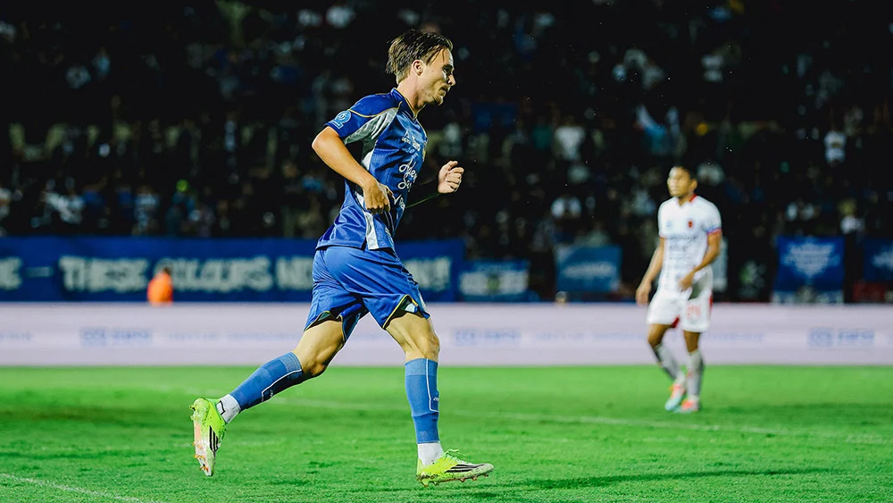Gelandang asing asal Belanda, Donny Warmerdam, resmi berpisah dengan PSIM Yogyakarta, setelah menyelesaikan kompetisi BRI Super League 2025/2026. (foto : ileague.id)