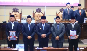 Gubernur Herman Deru dan DPRD Sumsel saat menerima Opini WTP Sumsel ke-12 dari BPK RI