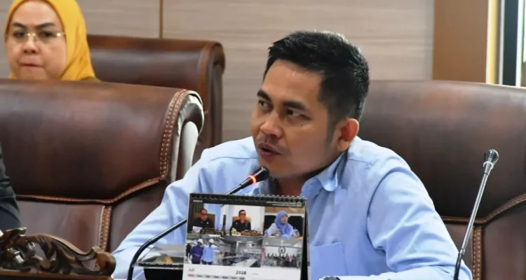 Rapat DPRD Sumsel membahas pengawasan PBBKB Sumsel dan distribusi BBM industri tambang serta perkebunan.
