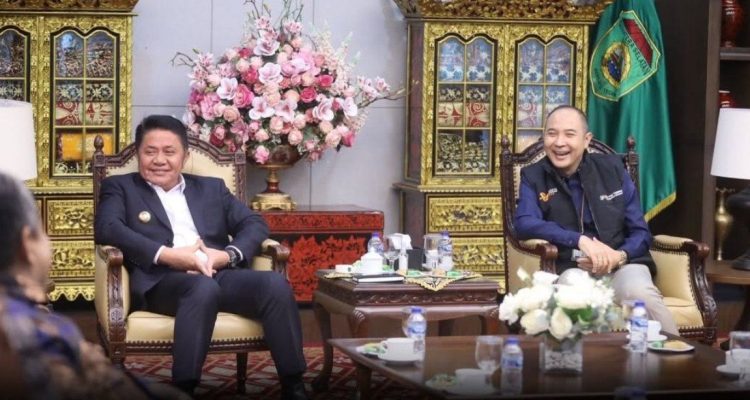 Kkunjungan resmi Kepala BPS Sumsel, Moh. Wahyu Yulianto, kepada Gubernur Sumsel, Herman Deru, guna mengonsolidasikan dukungan pemenuhan basis data sektoral daerah. (WARTANEGERIKU.ID/ARGIMAN)