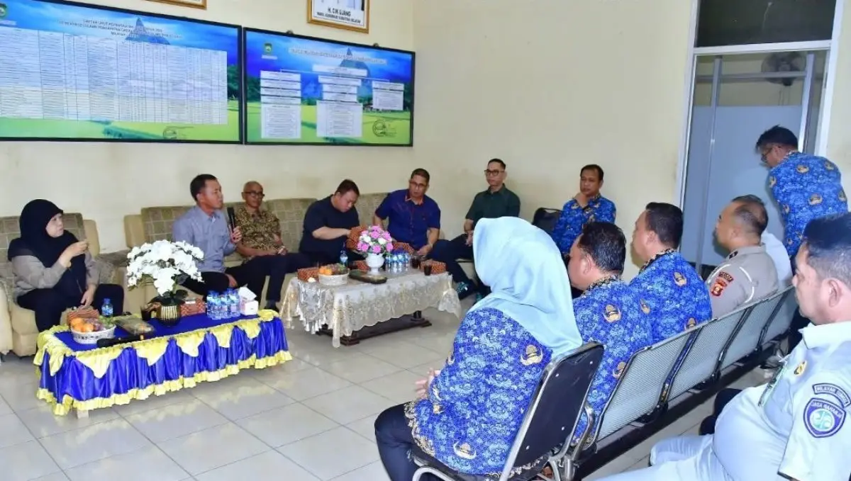 Komisi III DPRD Sumsel melakukan Kunker ke UPTB Pengelolaan Pendapatan Daerah Bapenda Sumsel Wilayah Lahat I, Kabupaten Lahat. (WARTANEGERIKU.ID/FRAN)