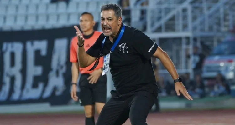 Marcos Santos, Pelatih Arema FC di BRI Super LEague Musim 2025/2026. (foto : ileague.id)