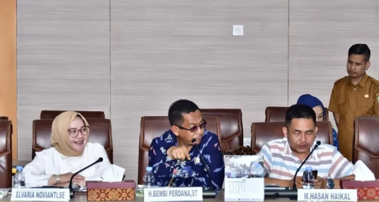 Rapat kerja Pansus DPRD Sumsel untuk membahas langkah strategis penyerapan PI 5 persen di sektor hulu migas. (WARTANEGERIKU.ID/FRAN)