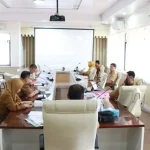 Rapat tindak lanjut dari Surat Keputusan Menteri Lingkungan Hidup dan Kehutanan (LHK) Republik Indonesia Nomor 6 Tahun 2024 tentang Persetujuan Pelepasan Kawasan Hutan Produksi yang Dapat Dikonversi Tidak Produktif sebagai Sumber Tanah Objek Reforma Agraria. (WARTANEGERIKU.ID/HAIRUDIN)
