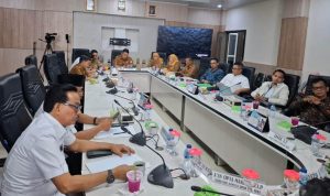 Rapat Dengar Pendapat (RDP) Komisi IV DPRD Kabupaten Muba yang dipimpin oleh Edi Hariyanto, serta dihadiri oleh Asisten I Setda Kabupaten Muba, jajaran dinas terkait, BPJS Ketenagakerjaan, hingga perwakilan pemerintah desa. (WARTANEGERIKU.ID/FRAN)