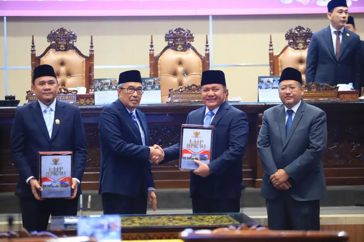 Ketua DPRD Sumsel, Andie Dinialdie, dan Gubernur Sumsel, menghadiri Rapat Paripurna XXXVI DPRD Sumsel yang digelar di Ruang Rapat Paripurna, hari Senin, tanggal 15 Juni 2026. (WARTANEGERIKU.ID/FRAN)