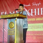 Wakil Bupati (Wabup) Kabupaten Musi Banyuasin (Muba), Abdur Rohman Husen, menghadiri Haflah Akhirussanah dan Wisuda Tahfizh ke-2 Pondok Pesantren (Ponpes) Darul Qur'an Al Madani di Desa Pangkalan Jaya, Kecamatan Babat Toman. (WARTANEGERIKU.iD/FRAN)