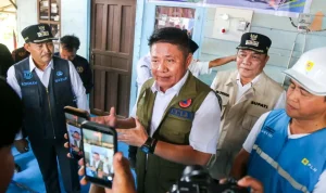 Gubernur Sumsel, Herman Deru, meresmikan peralihan pelanggan MEP ke PLN di Kabupaten Musi Banyuasin yang kini melayani lebih dari 57 ribu pelanggan. Gubernur Sumsel, Herman Deru, meresmikan peralihan pelanggan MEP ke PLN di Kabupaten Musi Banyuasin yang kini melayani lebih dari 57 ribu pelanggan.