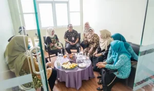 Ketua TP PKK Kabupaten Musi Banyuasin (Muba), Hj. Patimah Toha, di Ruang Medical Check-Up (MCU) Lantai 2 RSUD Sekayu. (WARTANEGERIKU.ID/FRAN) Ketua TP PKK Kabupaten Musi Banyuasin (Muba), Hj. Patimah Toha, di Ruang Medical Check-Up (MCU) Lantai 2 RSUD Sekayu. (WARTANEGERIKU.ID/FRAN)